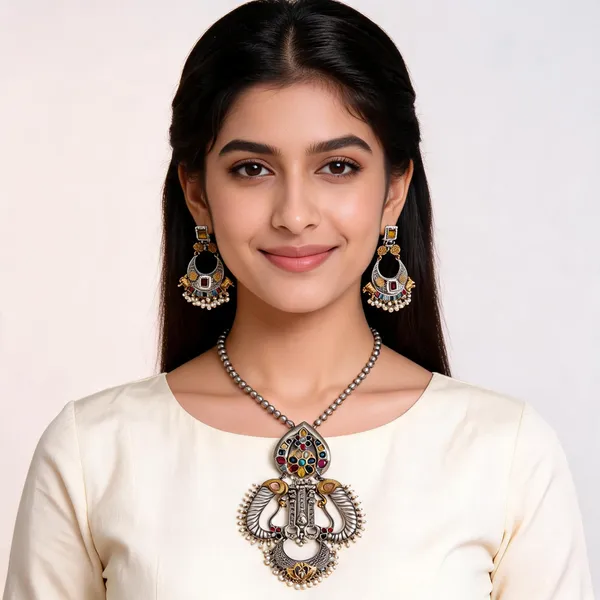 Silver_Metal_Necklace_Set_For_Women
