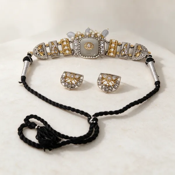 Gold_Metal_Necklace_Set_For_Women
