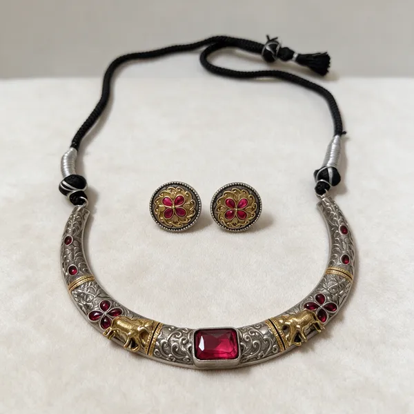 Silver_Metal_Necklace_Set_For_Women
