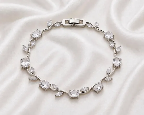 Ivy_-_Silver_Vine_Tulip_Bracelet_