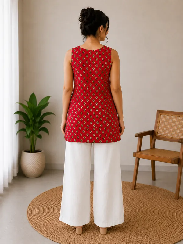 Red_Cotton_Printed_Sleeveless_Straight_Kurti_For_Women