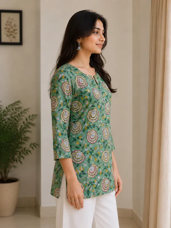 Green_Cotton_Floral_Print_Three_Quarter_Sleeve_Short_Straight_Kurti_For_Women