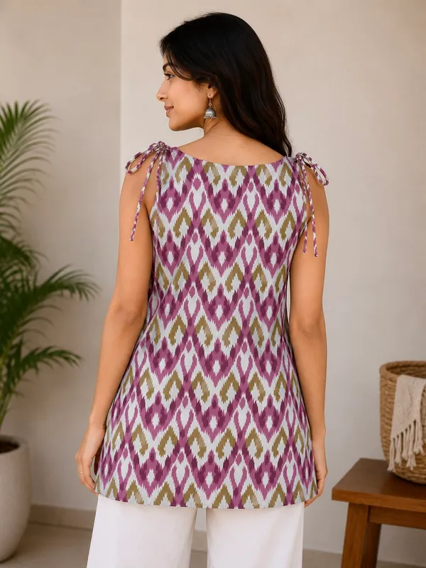Multicolor_Cotton_Geometric_Print_Sleeveless_Relaxed_Fit_Top_For_Women