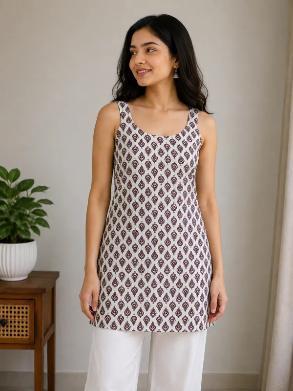 Voilet_Slveless_Short_Kurti_For_Women