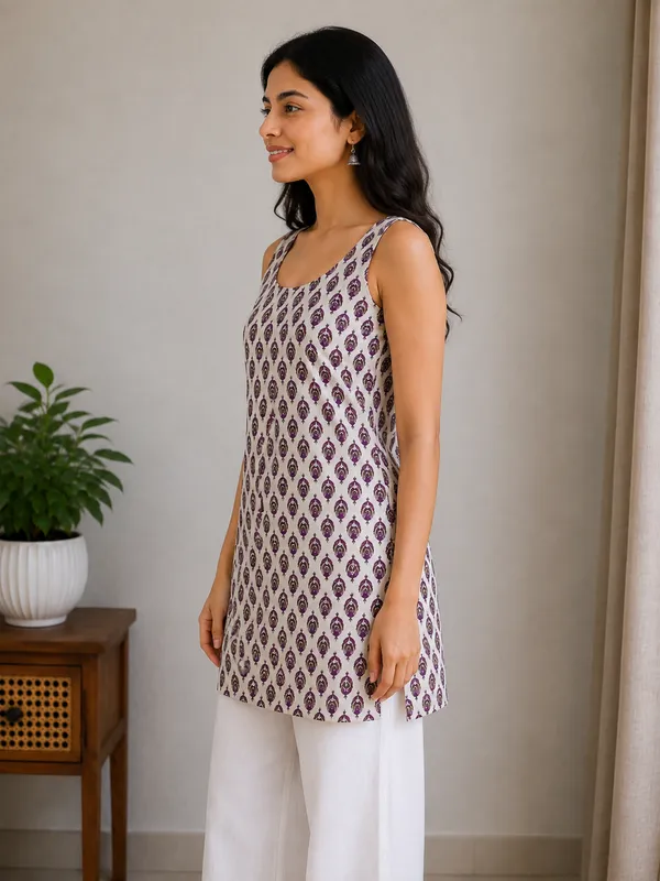 Voilet_Slveless_Short_Kurti_For_Women