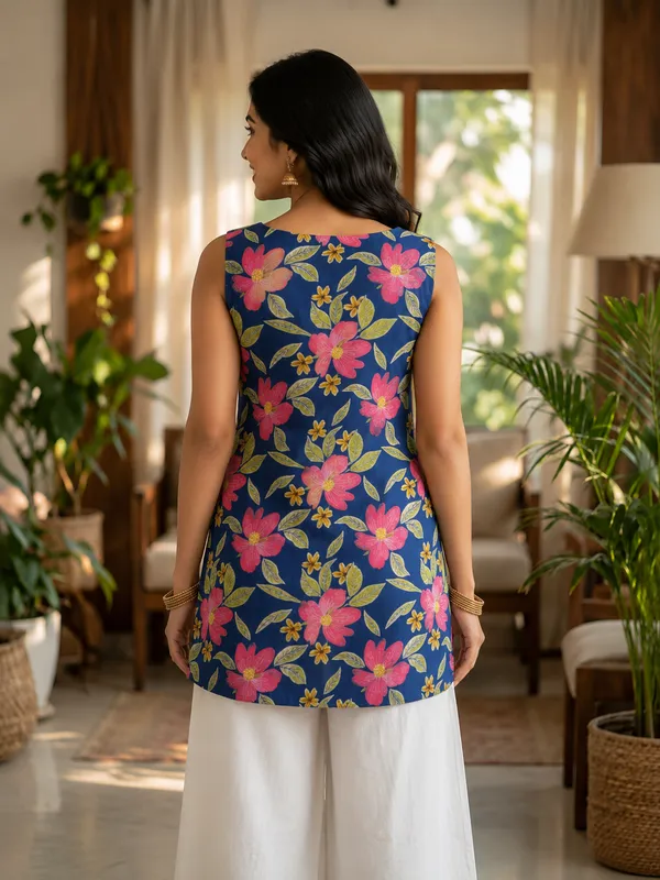 Blue_Cotton_Floral_Print_Sleeveless__Short_Kurti_For_Women