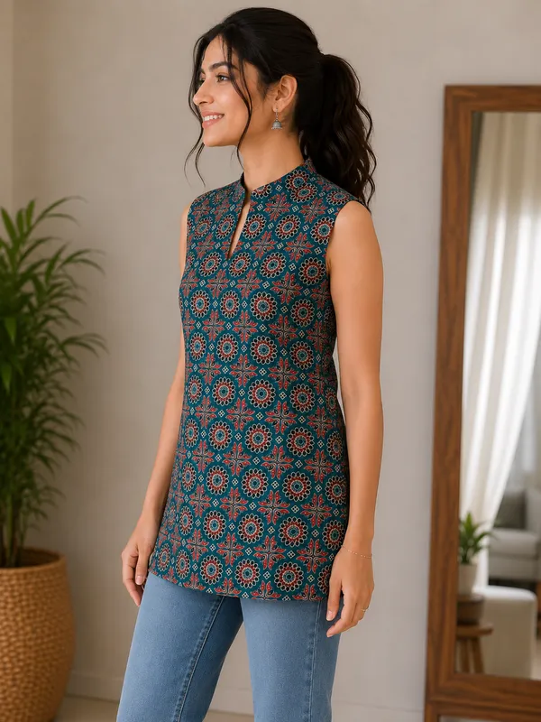 Teal_Cotton_Floral_Print_Sleeveless_Straight_Kurti_For_Women