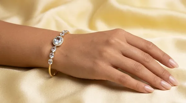White_Alloy_Crystal_Open_Cuff_Bracelet_For_Women