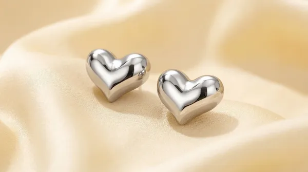 Silver_Alloy_Heart_Stud_Earrings_For_Women