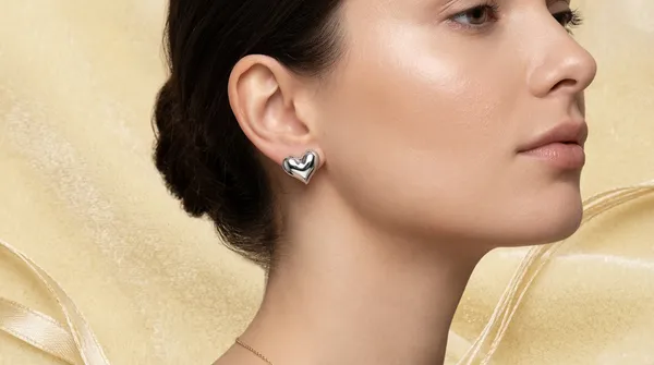 Silver_Alloy_Heart_Stud_Earrings_For_Women