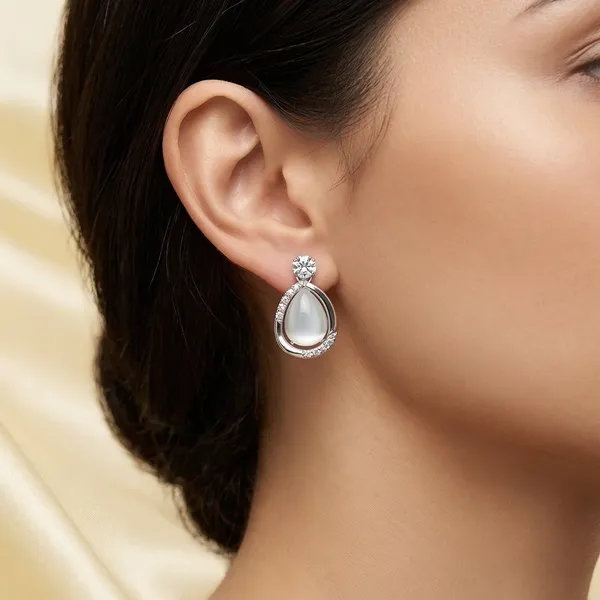 Silver_Alloy_Dewdrop_Crystal_Halo_Earrings_For_Women