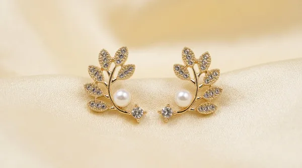 Gold_Alloy_Pearl_Leaf_Crystal_Drop_Earrings_For_Women
