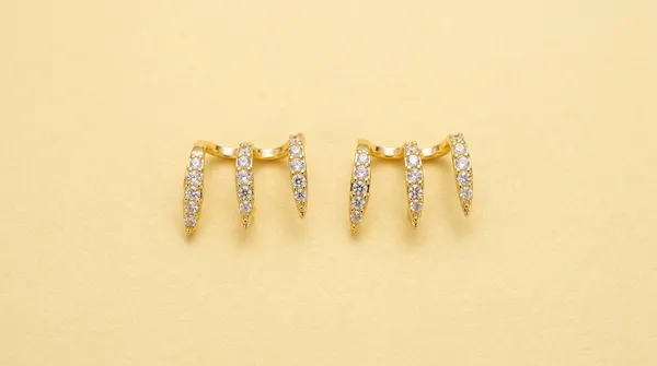 Gold_Alloy_Crystal_Wave_Stud_Earrings_For_Women