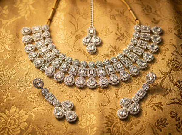 Silver_Alloy_Necklace_Set_For_Women