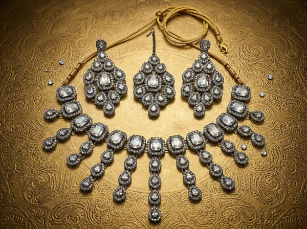 White_Alloy_Necklace_Set_For_Women