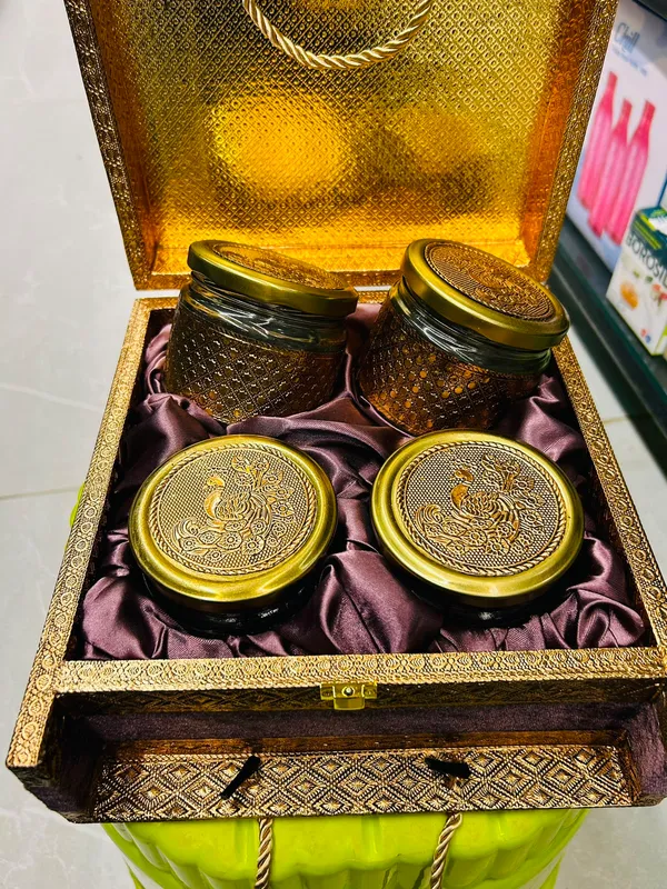 Gold_Tone_Embossed_Four_Jar_Gift_Set