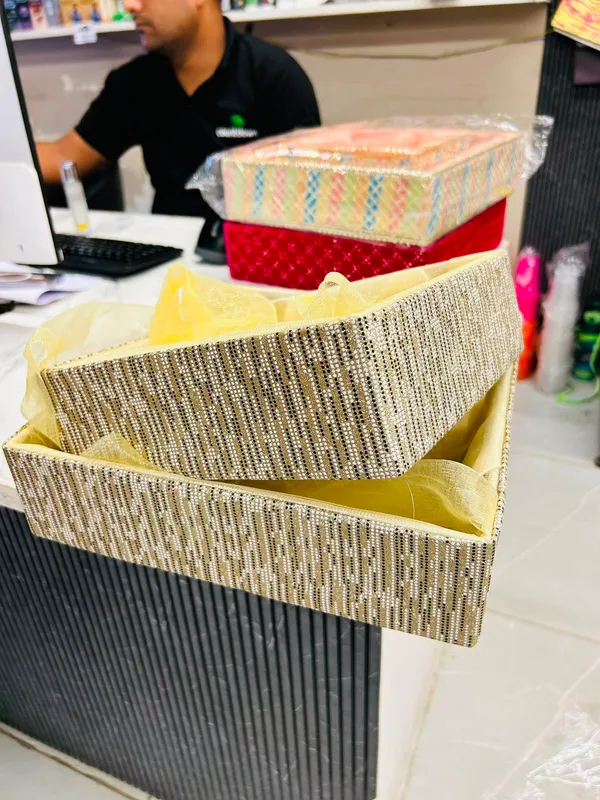 Rhinestone_Embellished_Rectangular_Storage_Box