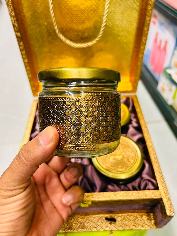Gold_Tone_Embossed_Four_Jar_Gift_Set