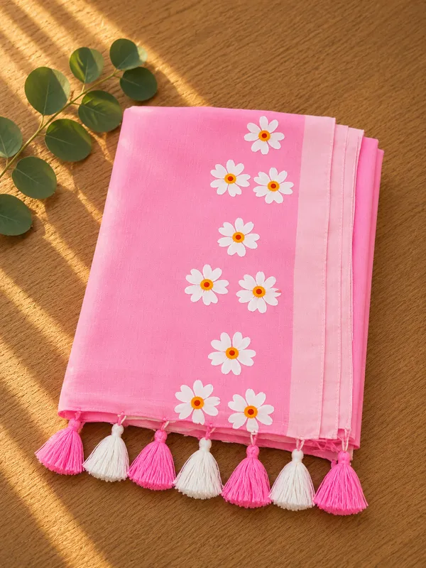 Light_Pink_Mulcotton_Daisy_Print_Tassel_Saree_For_Women