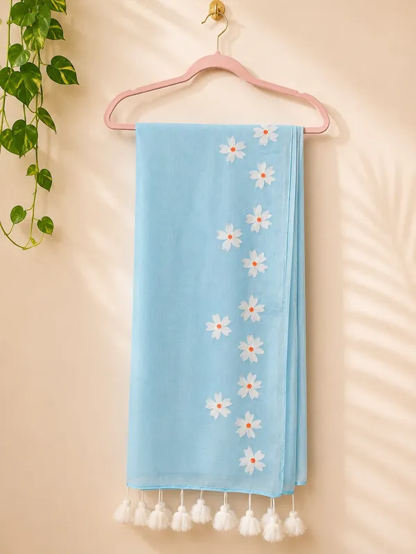 Pastel_Sky_Mul_Cotton_Floral_Embroidered_Pom_Pom_Saree_For_Women