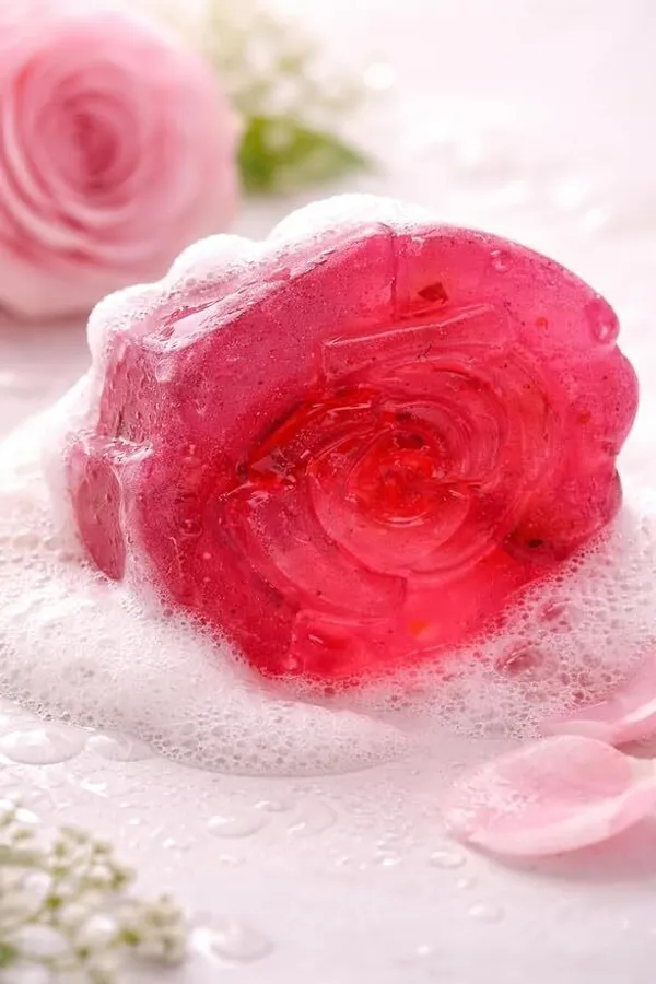 Purica_Herbal_Rose_Soap_|_Gentle_Floral_Bathing_Bar_With_Natural_Rose_Fragrance_(100_G)