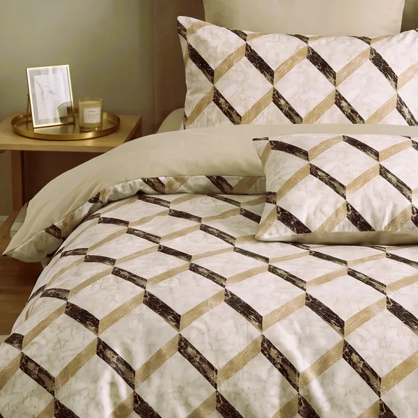 Contemporary_3_D_Geometric_Cube_Print_King_Bedsheet