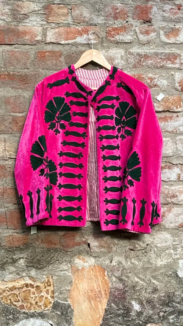 Womens_Pink_Velvet_Embroidered_Jacket_With_Floral_Design