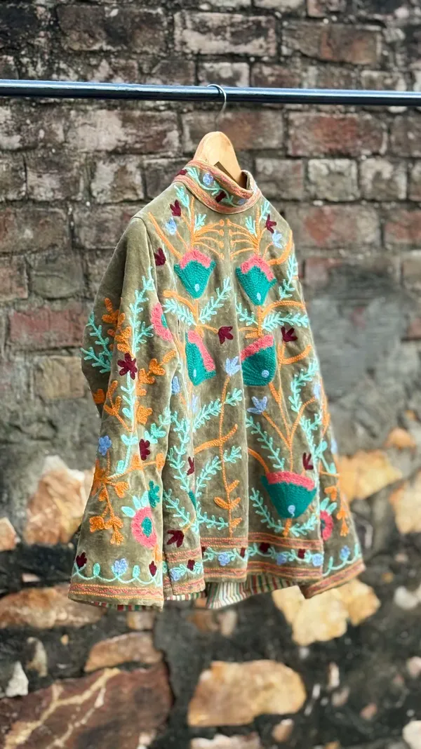 Womens_Olive_Green_Velvet_Embroidered_Jacket_With_Floral_Design