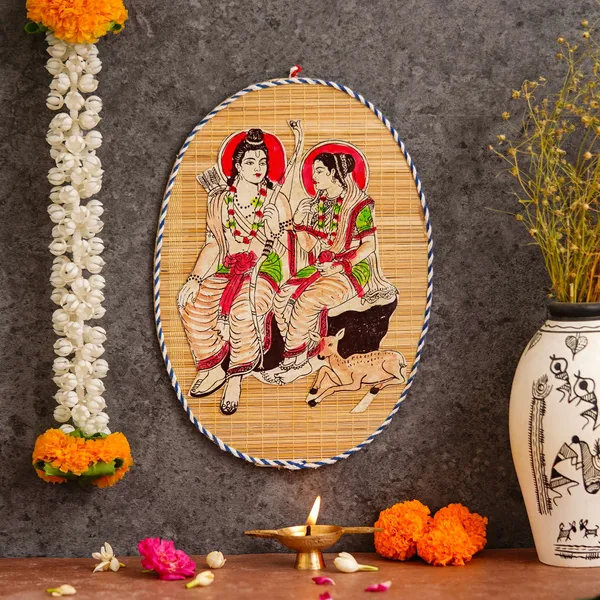 Oval_Shaped_Design_Bamboo_Hand_Crafted_Wall_Hangings_Of_Shri_Ram_Ji_With_Janaki_Ji_For_Home_Decor_Bamboo_Art_For_Wall_Decor