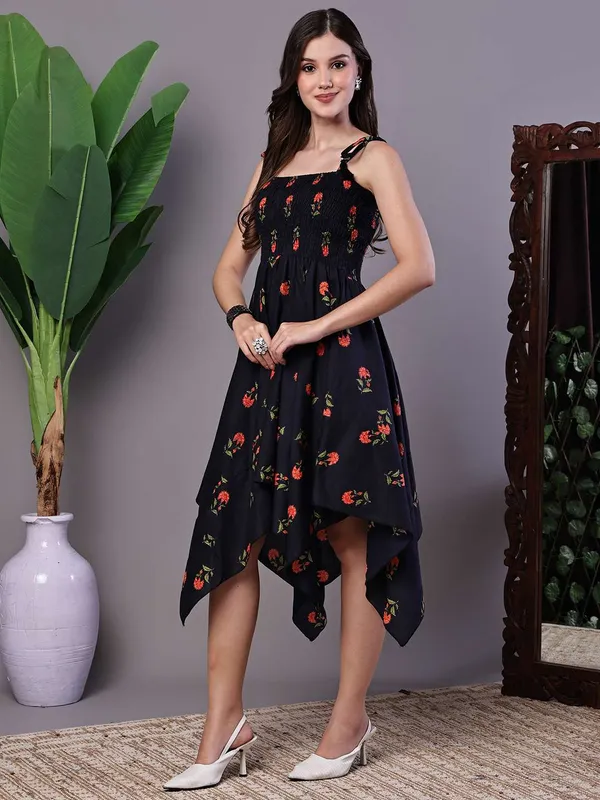 Women_S_Black_Floral_Printed_Cotton_Handkerchief_Hem_Dress_Midi_Dresses