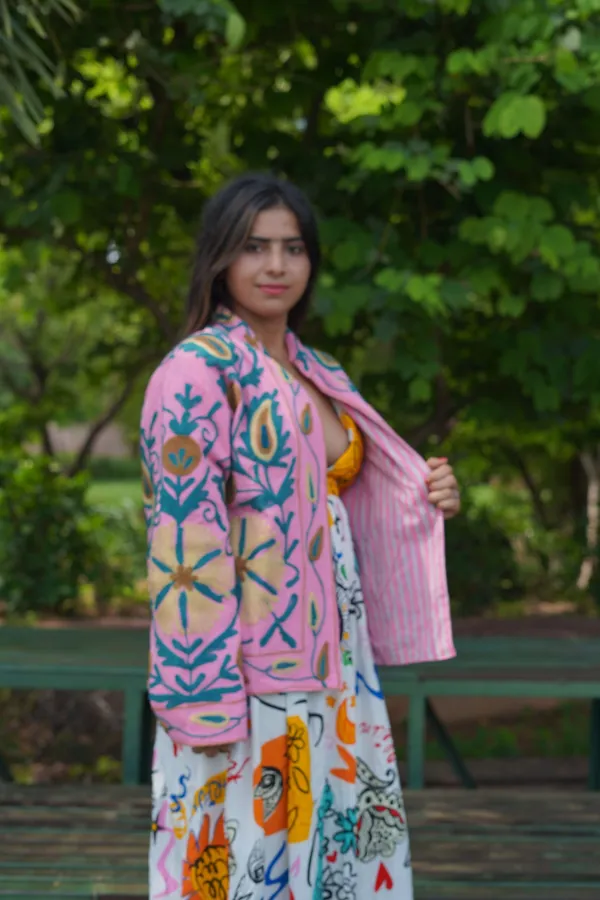 Womens_Pink_Velvet_Embroidered_Jacket_With_Floral_Design