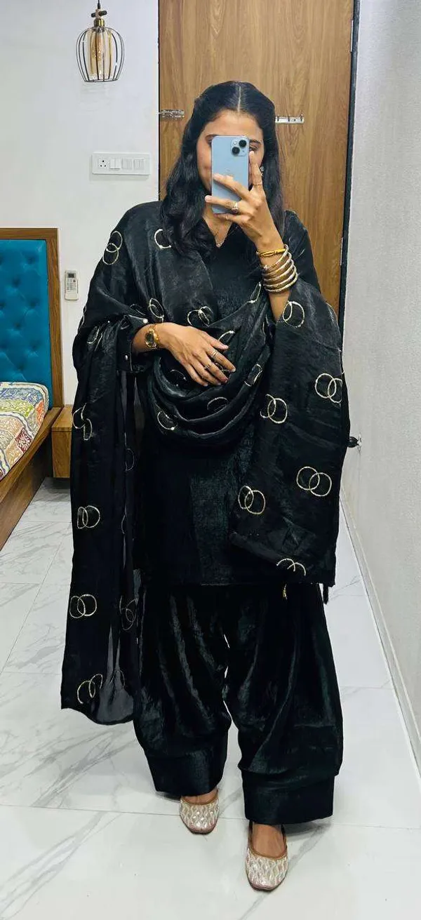Women_S_Fendi_Silk_Solid_Muslim_Straight_Kurti_With_Pant_And_Dupatta_Set