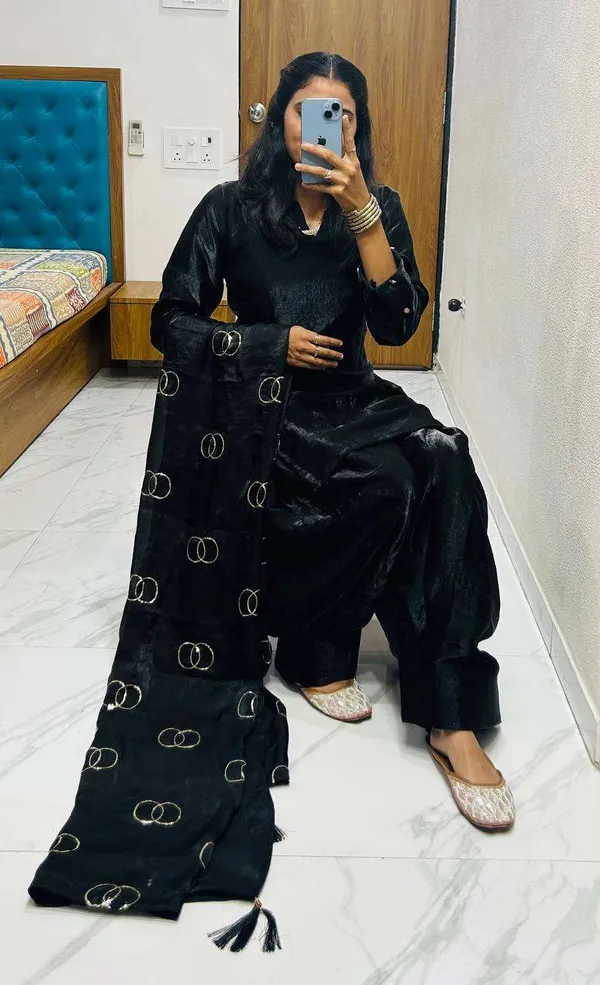 Women_S_Fendi_Silk_Solid_Muslim_Straight_Kurti_With_Pant_And_Dupatta_Set