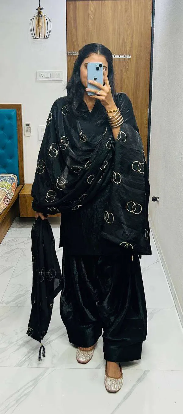 Women_S_Fendi_Silk_Solid_Muslim_Straight_Kurti_With_Pant_And_Dupatta_Set