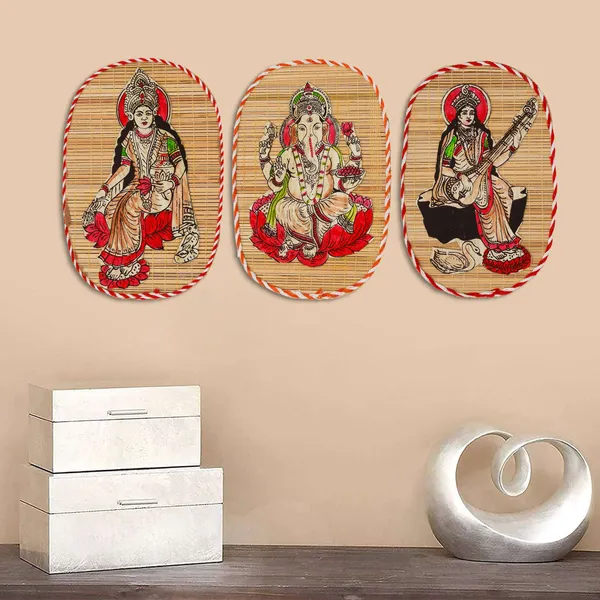 Bamboo_Hand_Crafted_Wall_Hangings_Of_The_Trio_Of_Ganesh_Ji_Laxmi_Ji_And_Sarwasti_Ji_Painting_For_Home_Decor