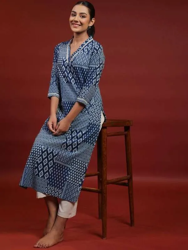 Women_S_Rayon_Printed_Straight_Kurti_With_Pant_Set