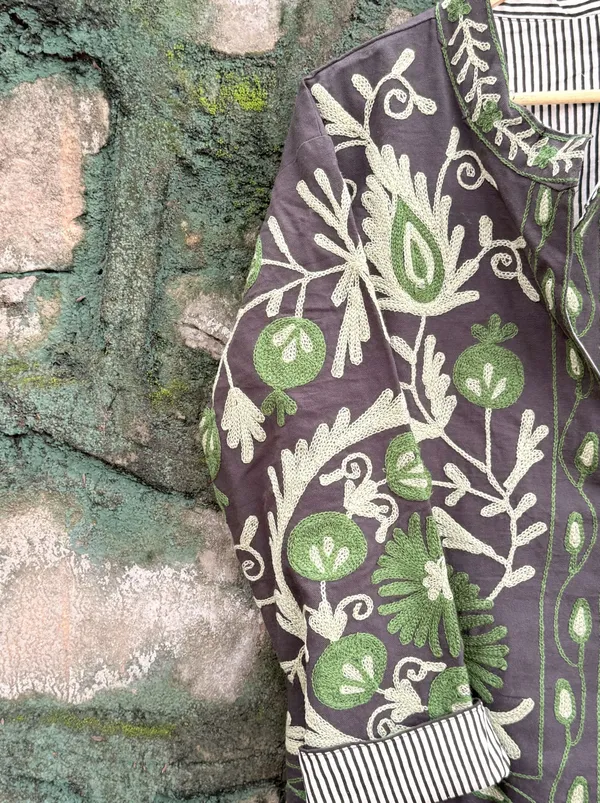 Womens_Purple_Velvet_Embroidered_Jacket_With_Floral_Design