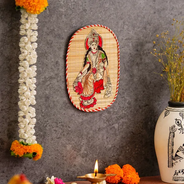 Bamboo_Hand_Crafted_Wall_Hangings_Of_Godess_Laxmi_Ji_For_Home_Decor