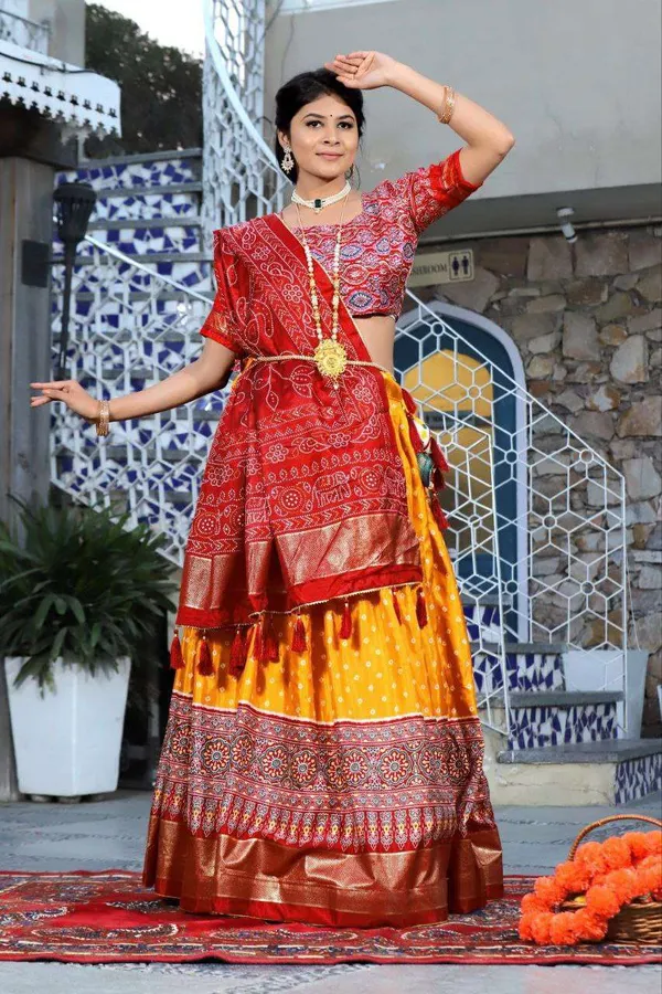 Women_S_Traditional_Bandhani_Ghagra_Choli_With_Dupatta_Navratri_Festive_Wear