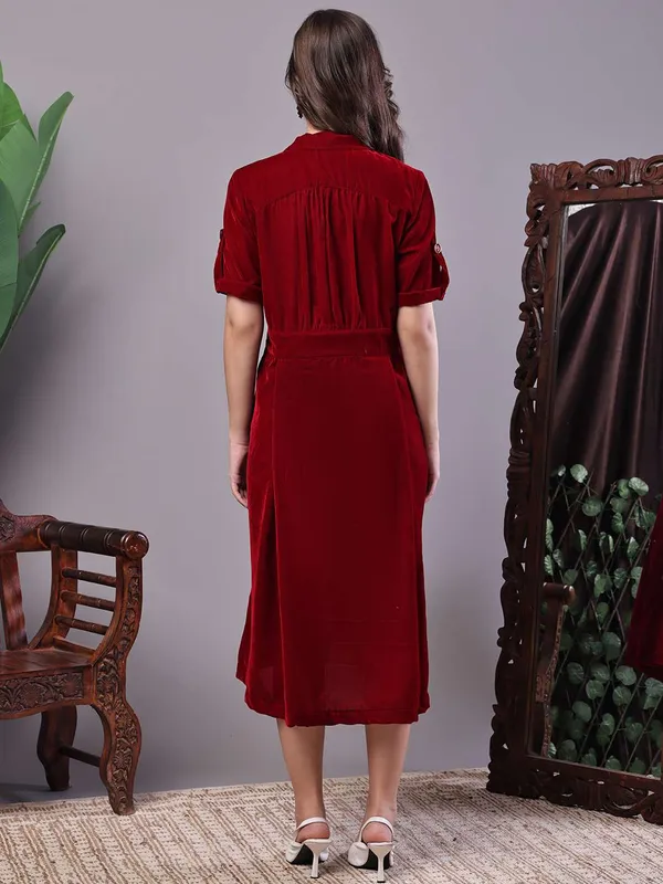 Women_S_Maroon_Velvet_Solid_Printed_Shirt_Midi_Dress_With_Belt