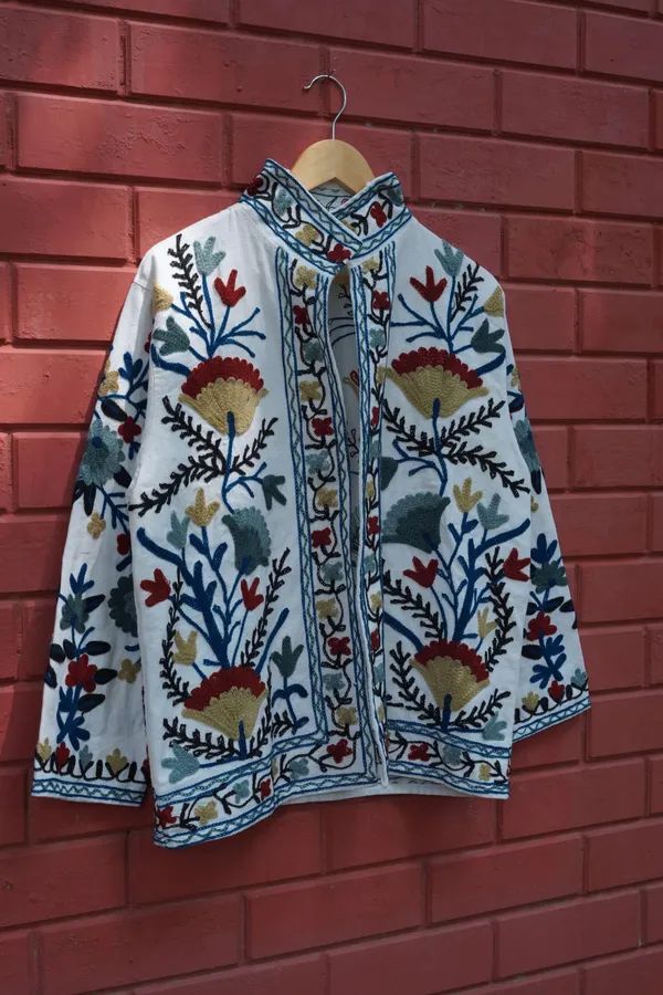 Womens_White_Velvet_Embroidered_Jacket_With_Floral_Design