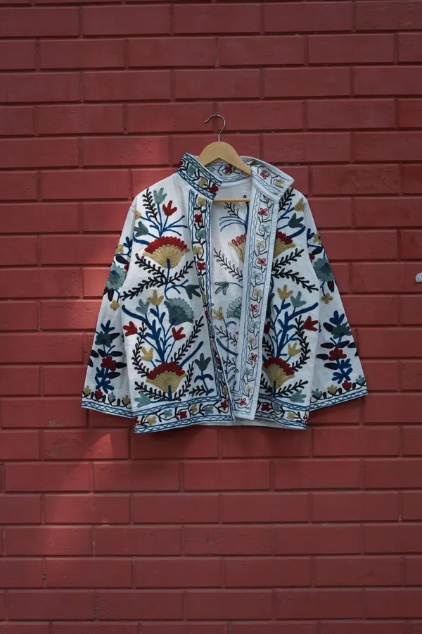Womens_White_Velvet_Embroidered_Jacket_With_Floral_Design