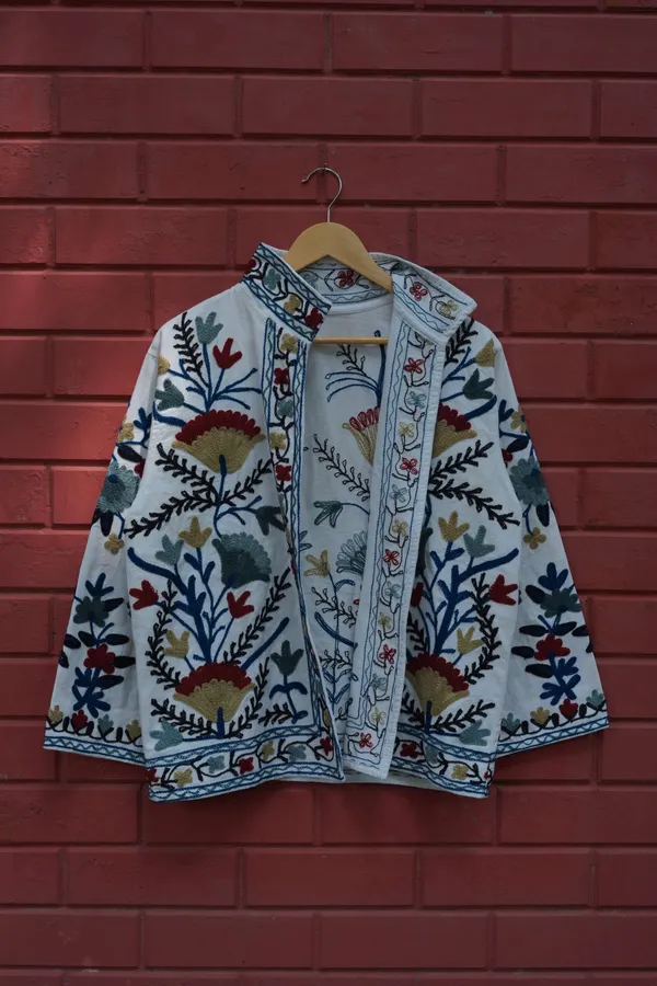 Womens_White_Velvet_Embroidered_Jacket_With_Floral_Design