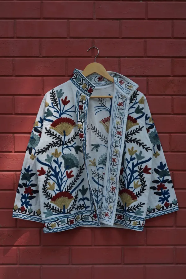 Womens_White_Velvet_Embroidered_Jacket_With_Floral_Design