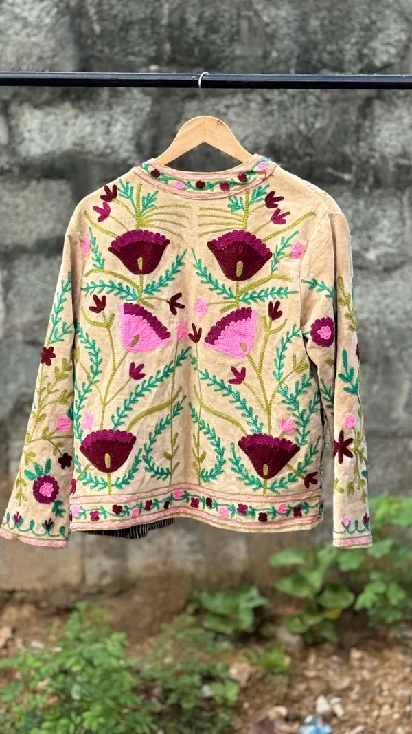 Womens_Light_Beige_Velvet_Embroidered_Jacket_With_Floral_Design
