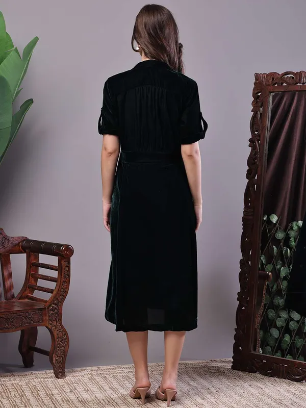 Women_S_Black_Velvet_Solid_Printed_Shirt_Midi_Dress_With_Belt