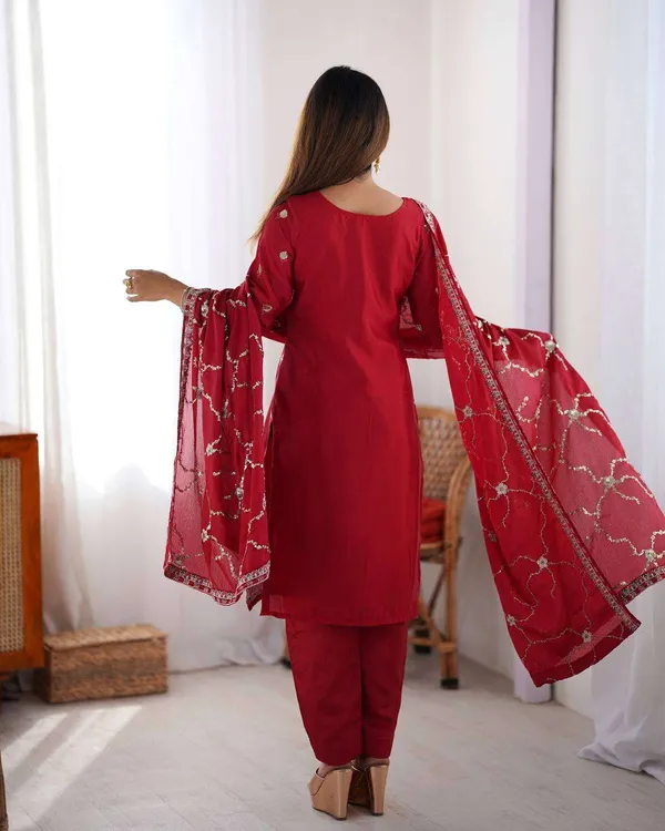 Women_S_Chinon_Silk_Embroidered_Straight_Kurti_With_Pant_And_Dupatta_Set