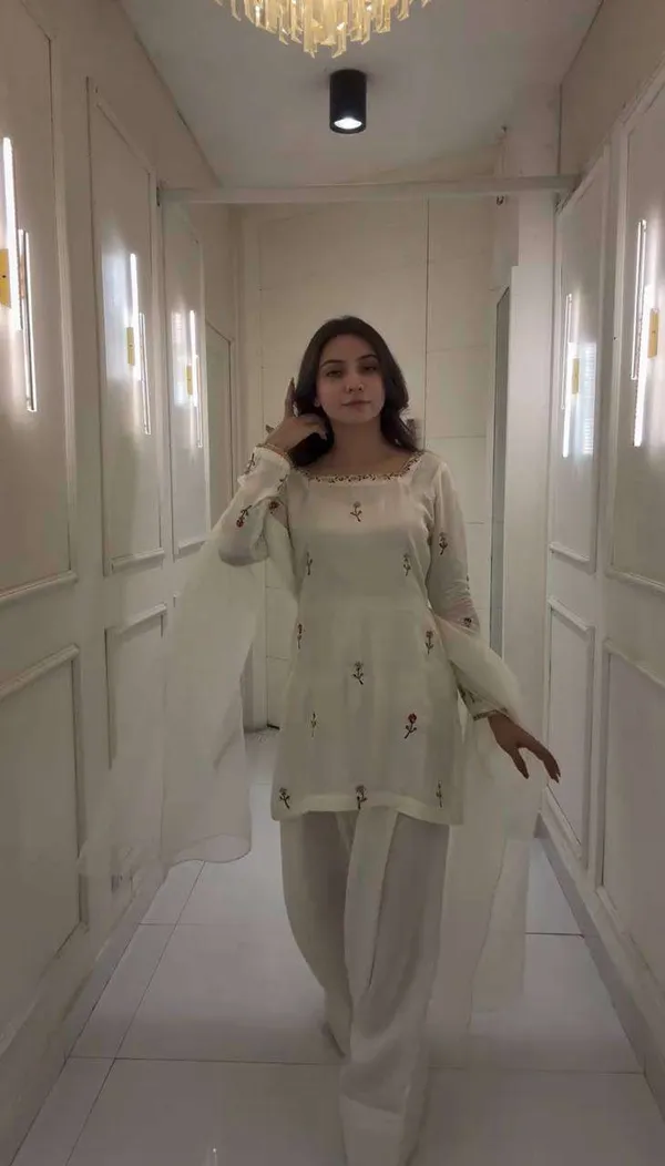 Women_S_Raw_Silk_Floral_Printed_Straight_Kurti_With_Salwar_And_Dupatta_Set