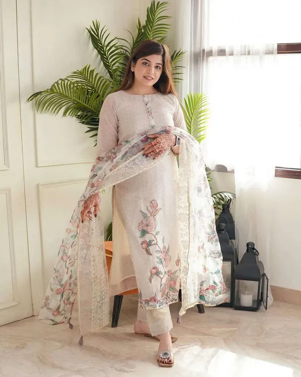 Women_S_Lilan_Cotton_Floral_Printed_Straight_Pakistani_Kurti_With_Pant_And_Dupattta