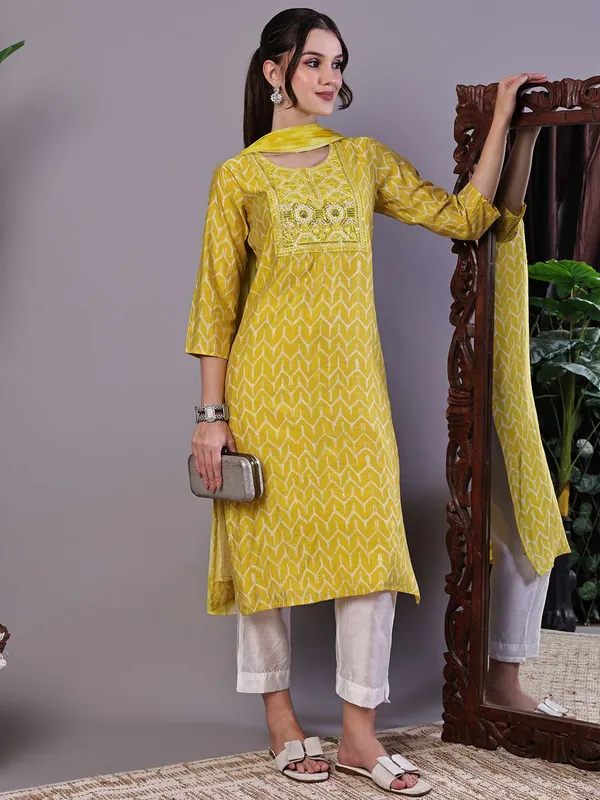 Women_S_Mustard_Yellow_Chevron_Print_Chanderi_Kurta_Set_With_Mirror_Work_Suit_Sets